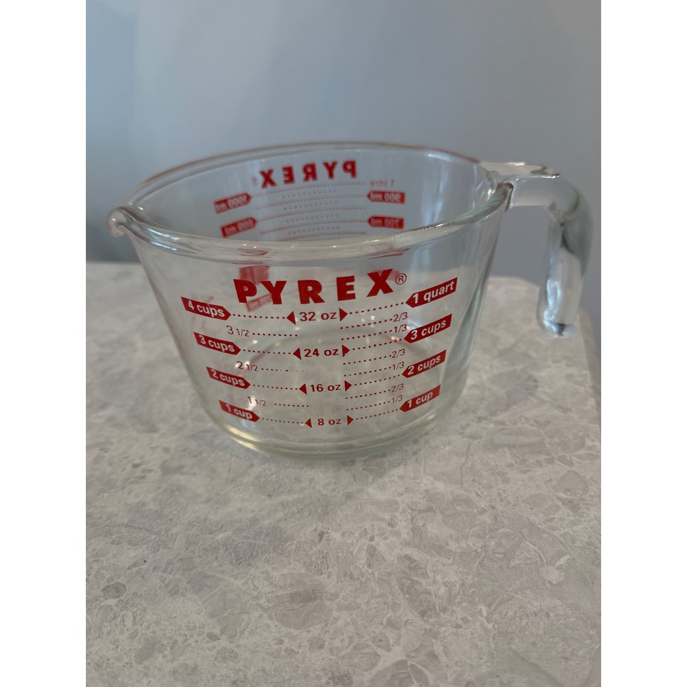Vintage Pyrex 1 Quart 4 Cup Glass Measuring Cup Red Lettering D-Handle USA Made